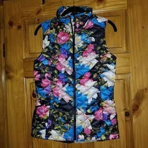 Like new North Face vest size XS